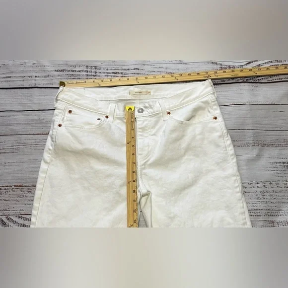 Women’s Levi’s White Denim Boyfriend Jeans - Picture 4 of 10